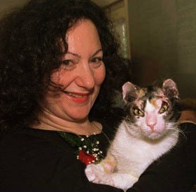 Scarlett the cat who rescued her kittens from a fire